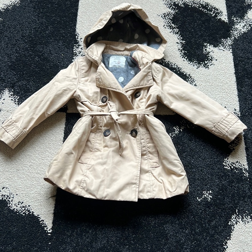 Zara good condition raincoat knit inside for extra warmth  size 2/3